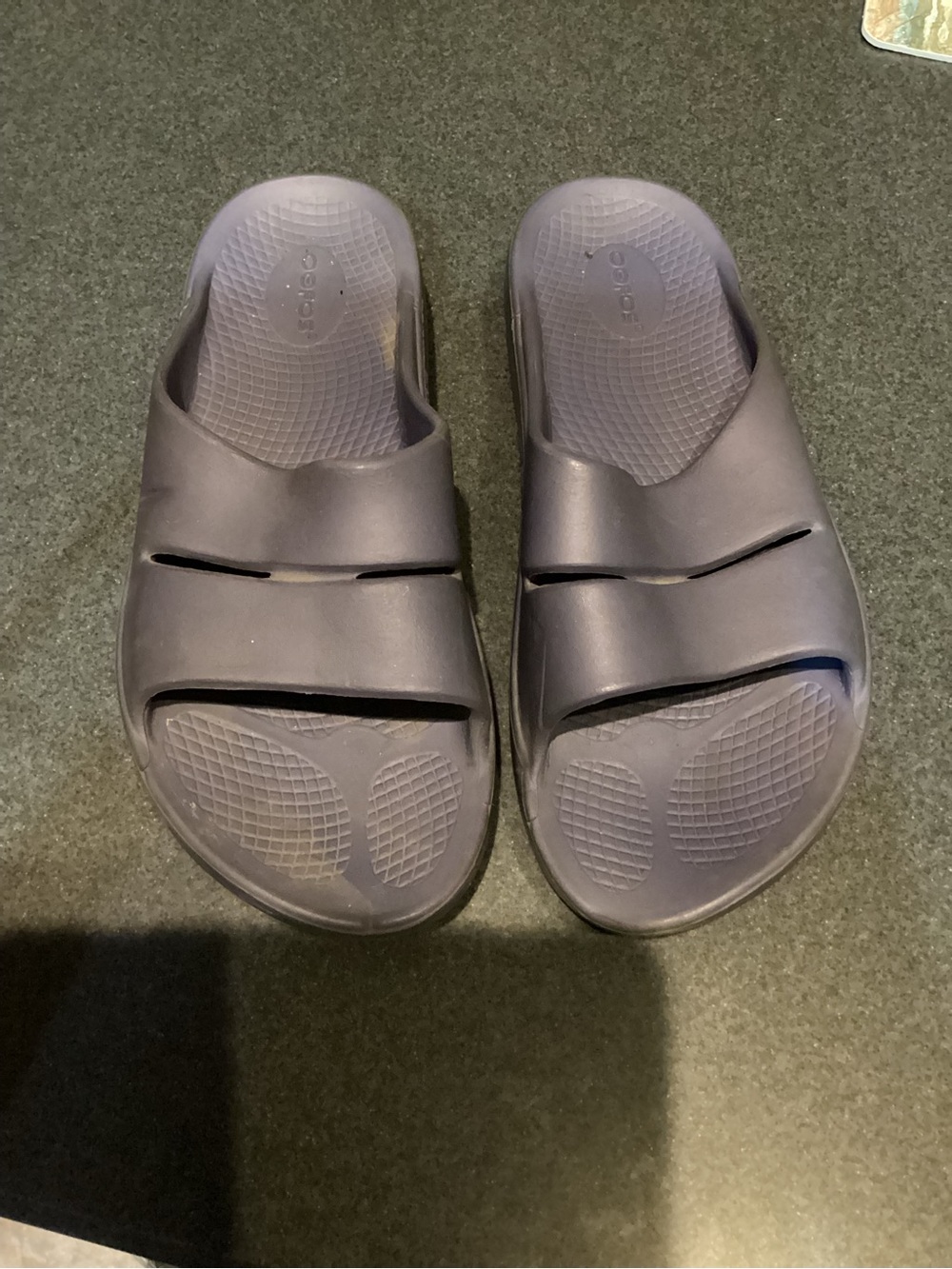 OOFOS Men's Slide Sandals in Charcoal Gray